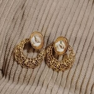 Elegant Gold Filigree Earrings